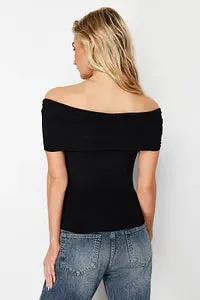 Trendyol Black Crop Blouse With Flexible Open Collar