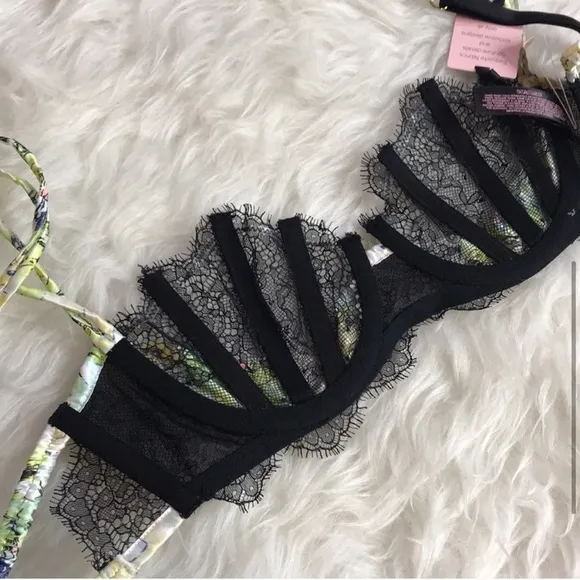 VICTORIA’S SECRET Lace Very Sexy Floral Silk Bra