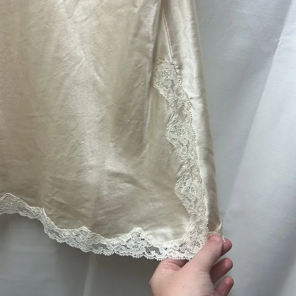 Vintage Victoria's Secret Silk Cream Lace Babydoll Chemise- XS