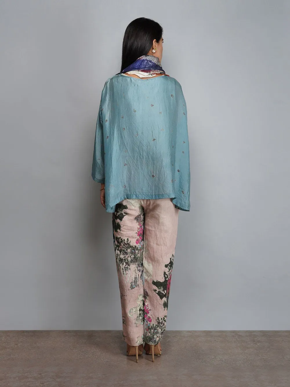 Yavi   I   Silk Top With Printed Pants And Scarf