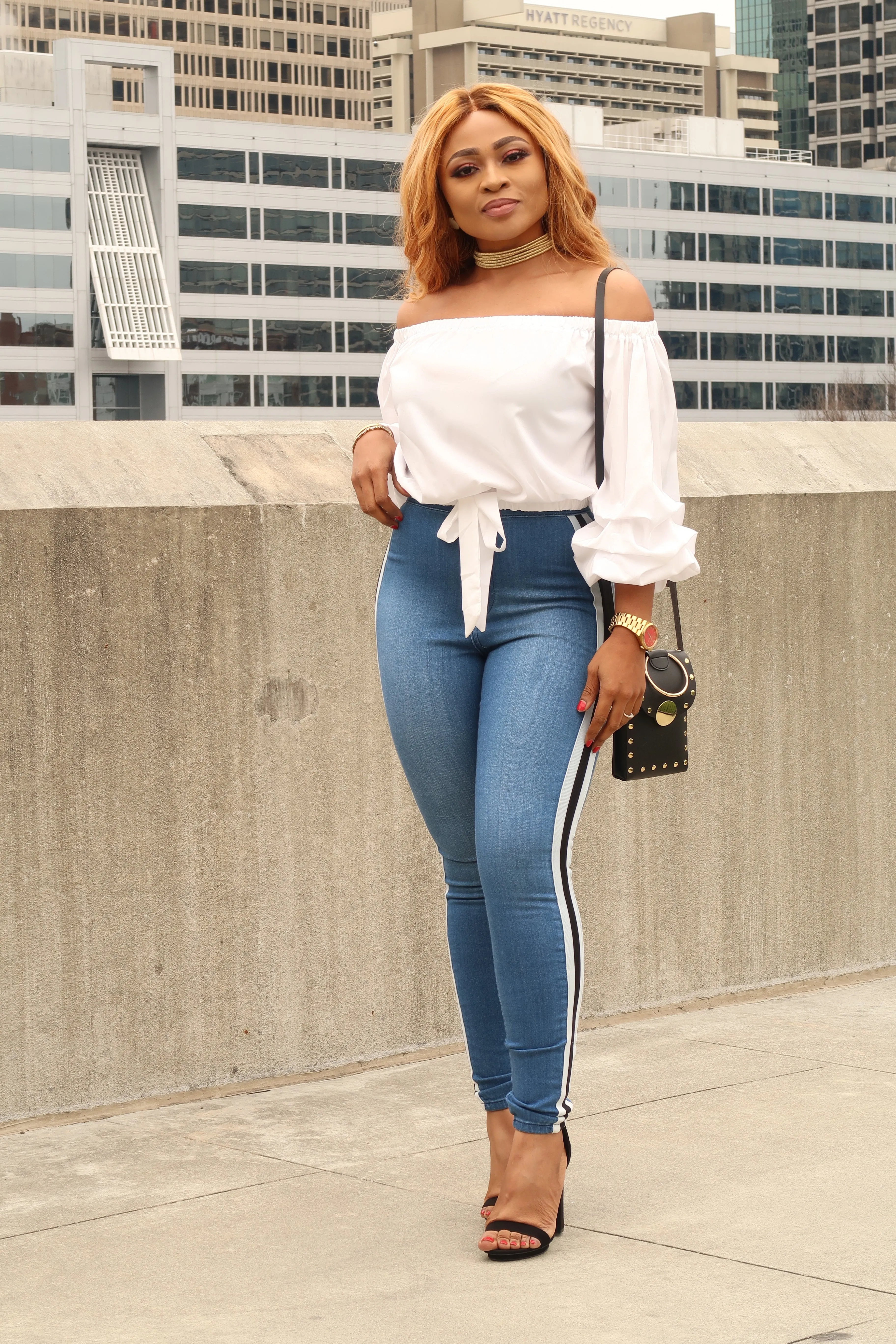 YEASS SATIN TOP