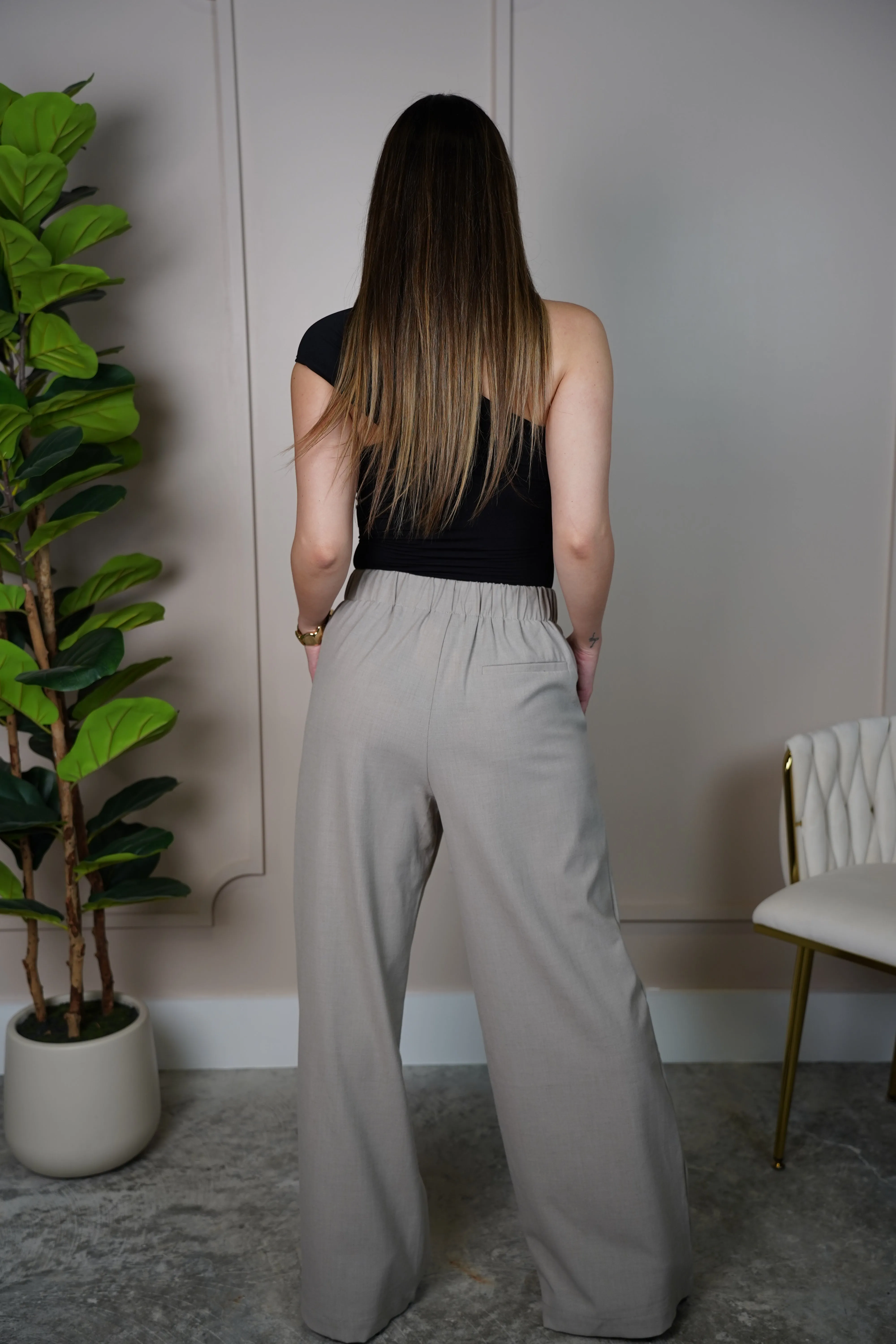 Yuliet Pants – Relaxed Elegance with Effortless Style